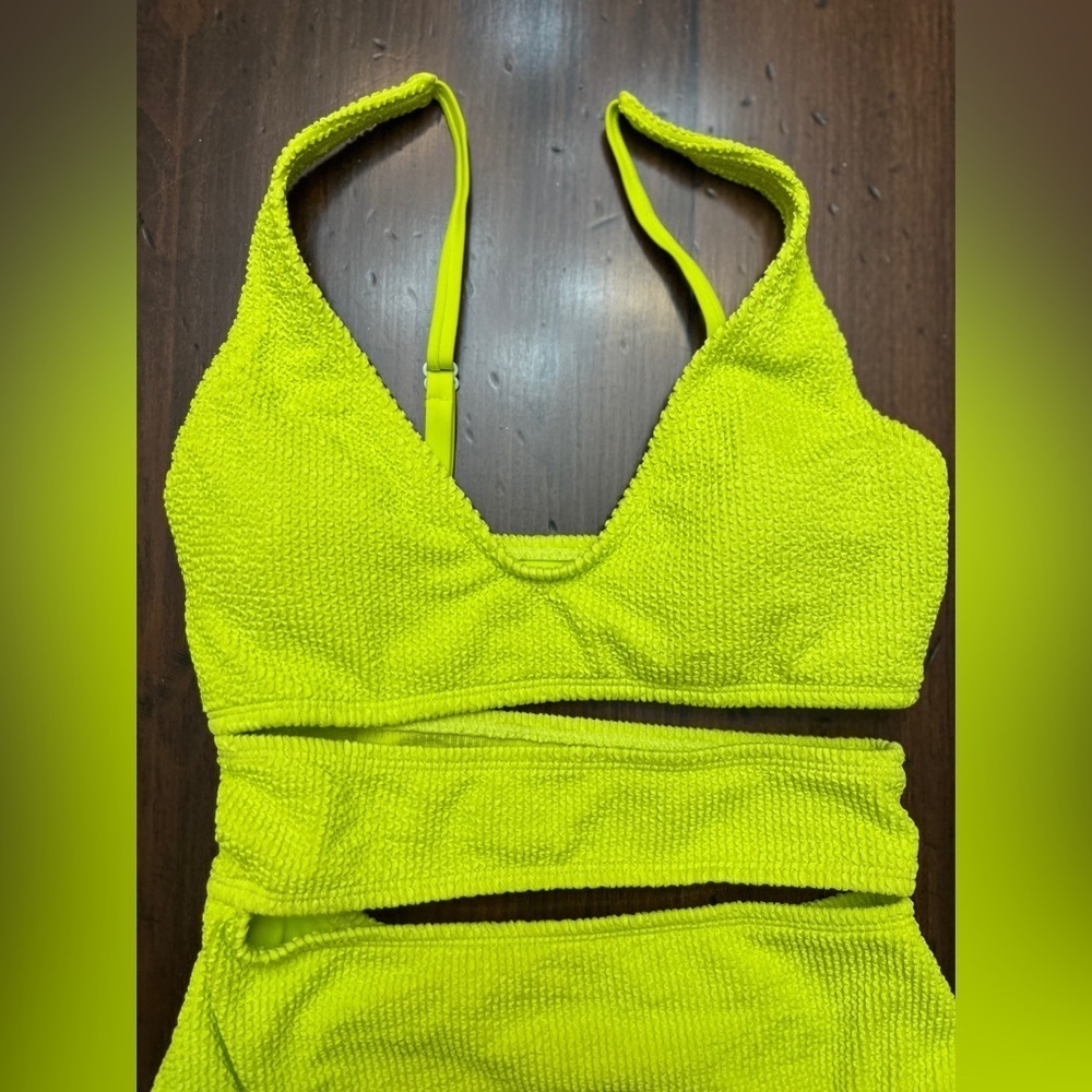 Bar III Cut Out One Piece Swimsuit Size S Chartreuse Lime Green Neon Monokini - Picture 5 of 16